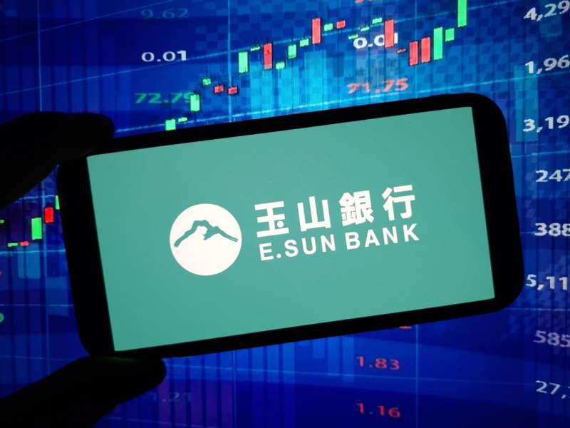 擠下兆豐金(2886)，玉山金(2884)逆襲定期定額金融股冠軍！0050、0056都加碼，股價創高37.X元現在還能追？