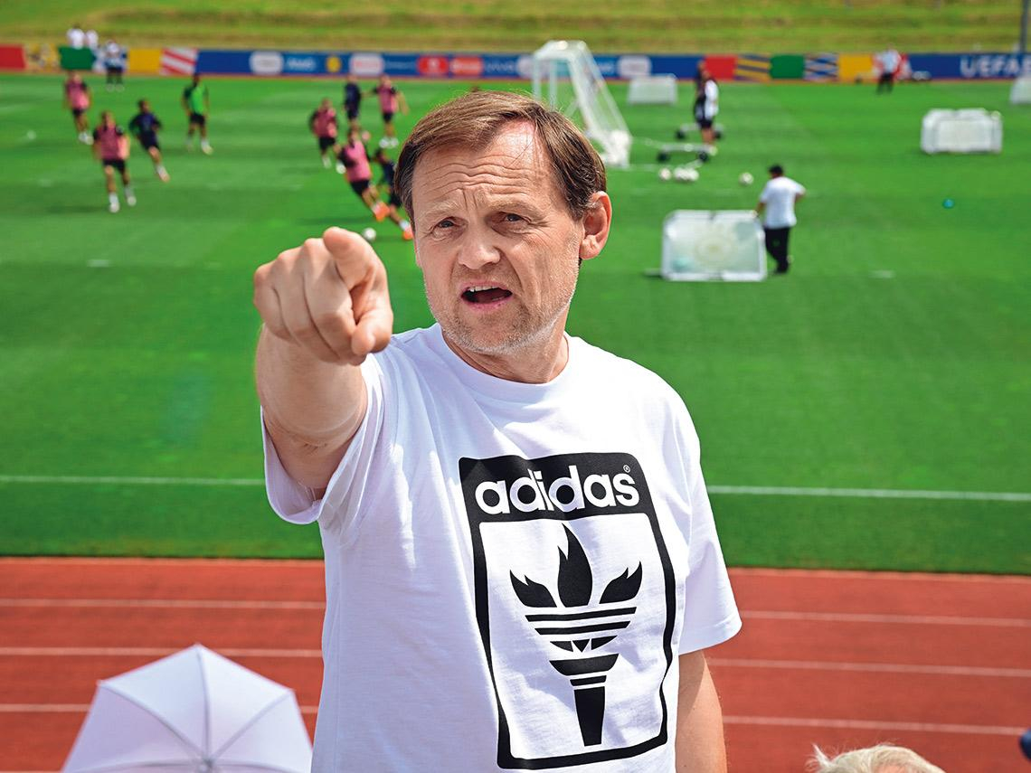 愛迪達股價崩18％   FIFA主席勾川普家族遭抵制 史上最賺世足賽後  兩大驚奇翻車現場