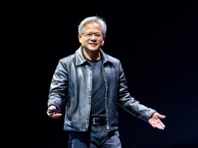 輝達(NVDA)財報出爐、股價連跌7天能撐住？黃仁勳上菜重點必看！台灣13家Vera Rubin供應鏈等開獎
