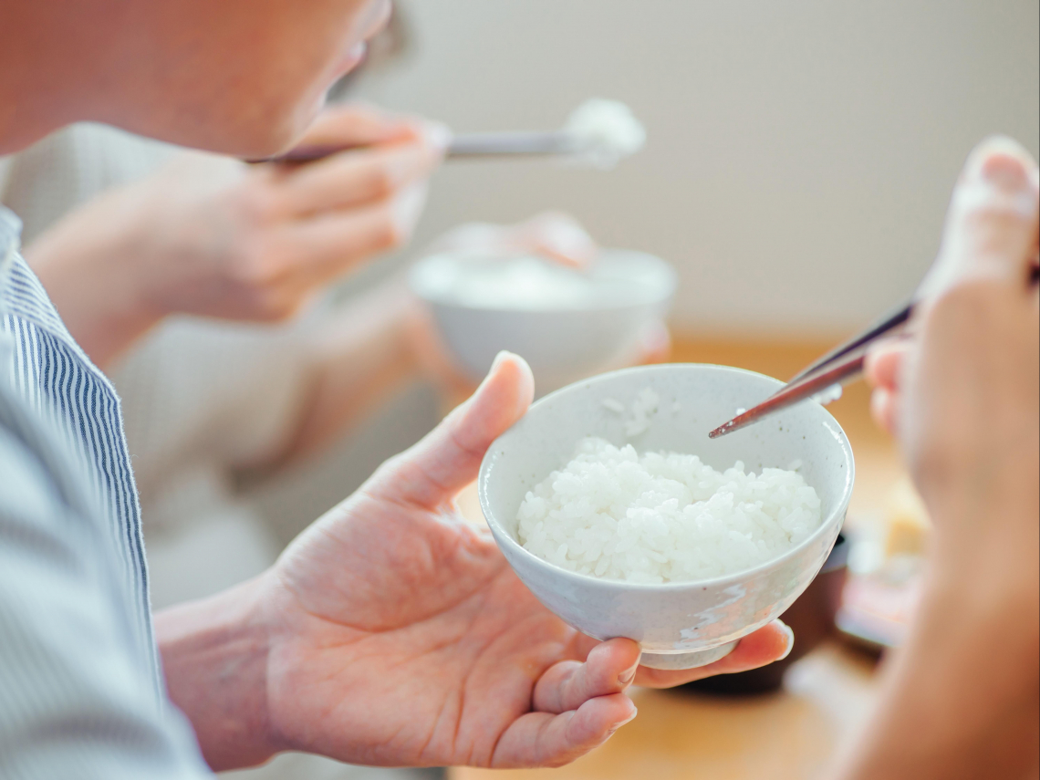 都快中秋還在吃肉粽？他「暈碳＋胃食道逆流」…飯後嗜睡怎麼救？每天一餐小改變：精神好胃舒服