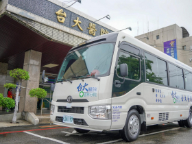 從雲林、東南亞到非洲，台大醫院雲林分院深耕偏鄉、接軌國際，獲「國際醫療典範獎」團體獎