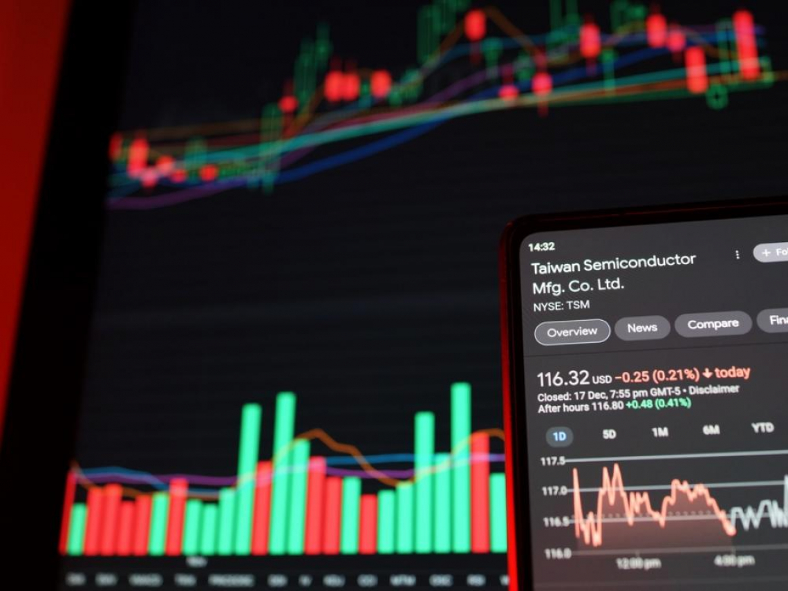 聯發科、信驊、緯穎、大立光…萬金千金股狂秀漲停、景碩南電穩住，杜金龍喊它跑贏大盤，9月開局怎麼買