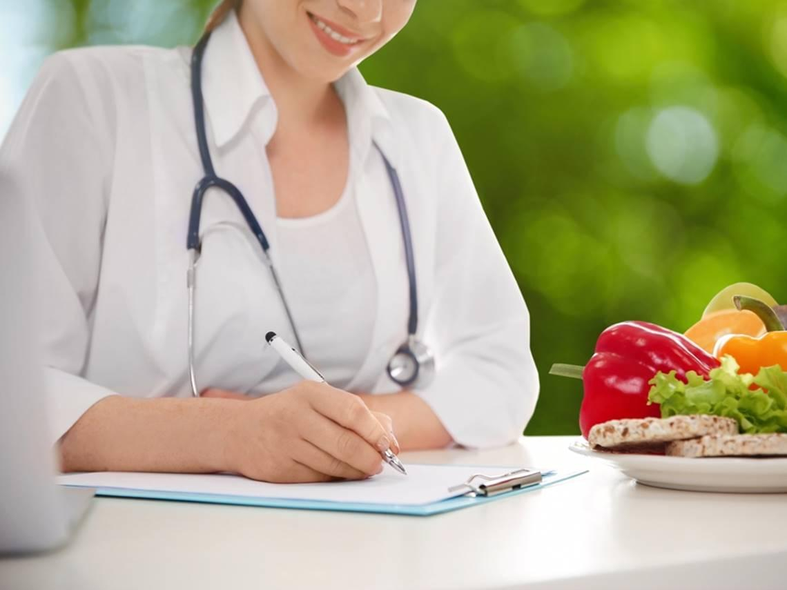 不菸不酒、規律運動卻罹癌？吃1食物是「親手養大癌細胞」！診斷3萬病例防癌權威公開「3吃法」打造防癌體質