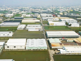 違章工廠五年增八成  政府斷水電執行率跌至六％ 農地工廠拚合法  最後一哩路為何卡關？