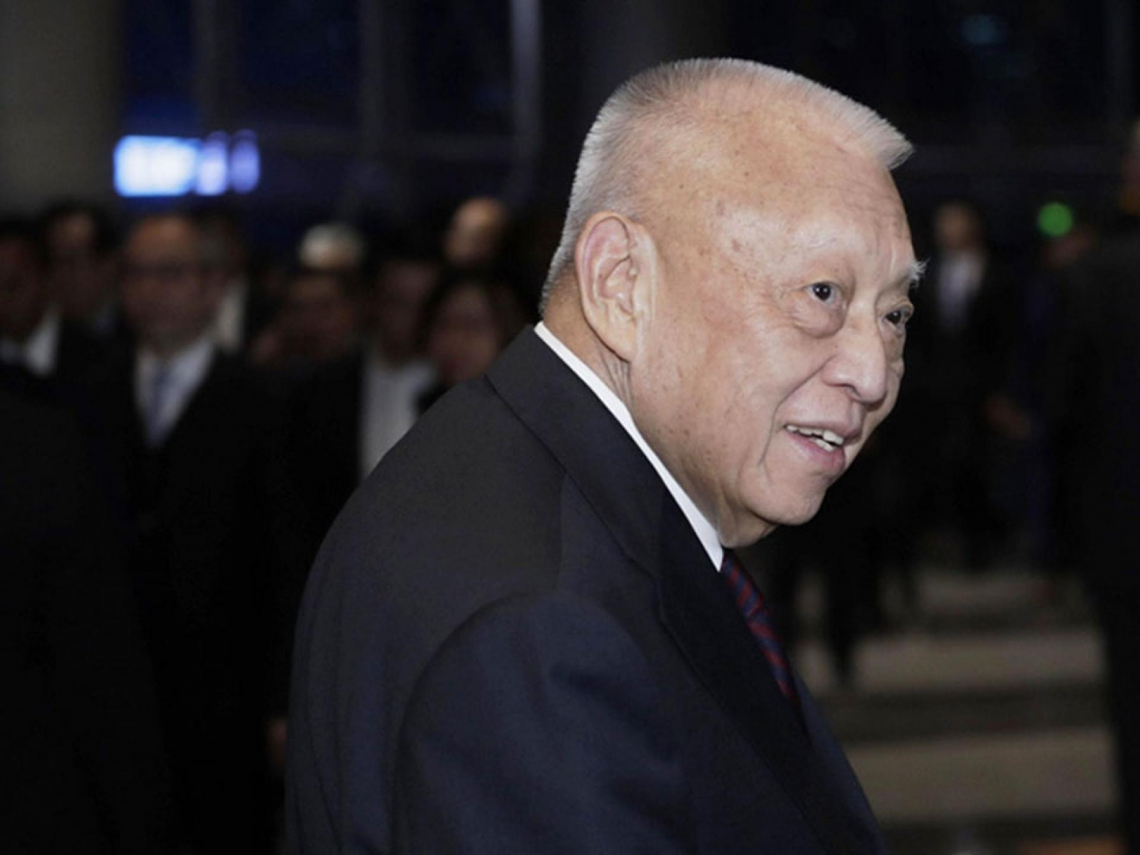 香港首任特首董建華89歲逝世，一代船王之子躍居政壇、盤點9金句：香港好國家好、國家好香港更好