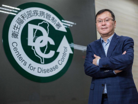 莊人祥胃癌四期癌細胞轉移肝臟！7度住院化療「兩年癌細胞全沒了」…他分享皈依心路，胃癌4症狀別輕忽