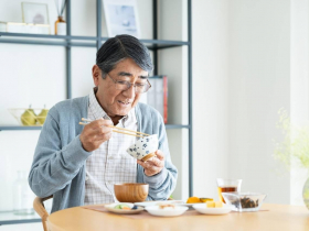 腎功能剩一半也能逆轉？65歲男每週快走「加做這件事」4個月瘦10公斤、護腎10年，醫揭「3種超市食材」搶救腎功能