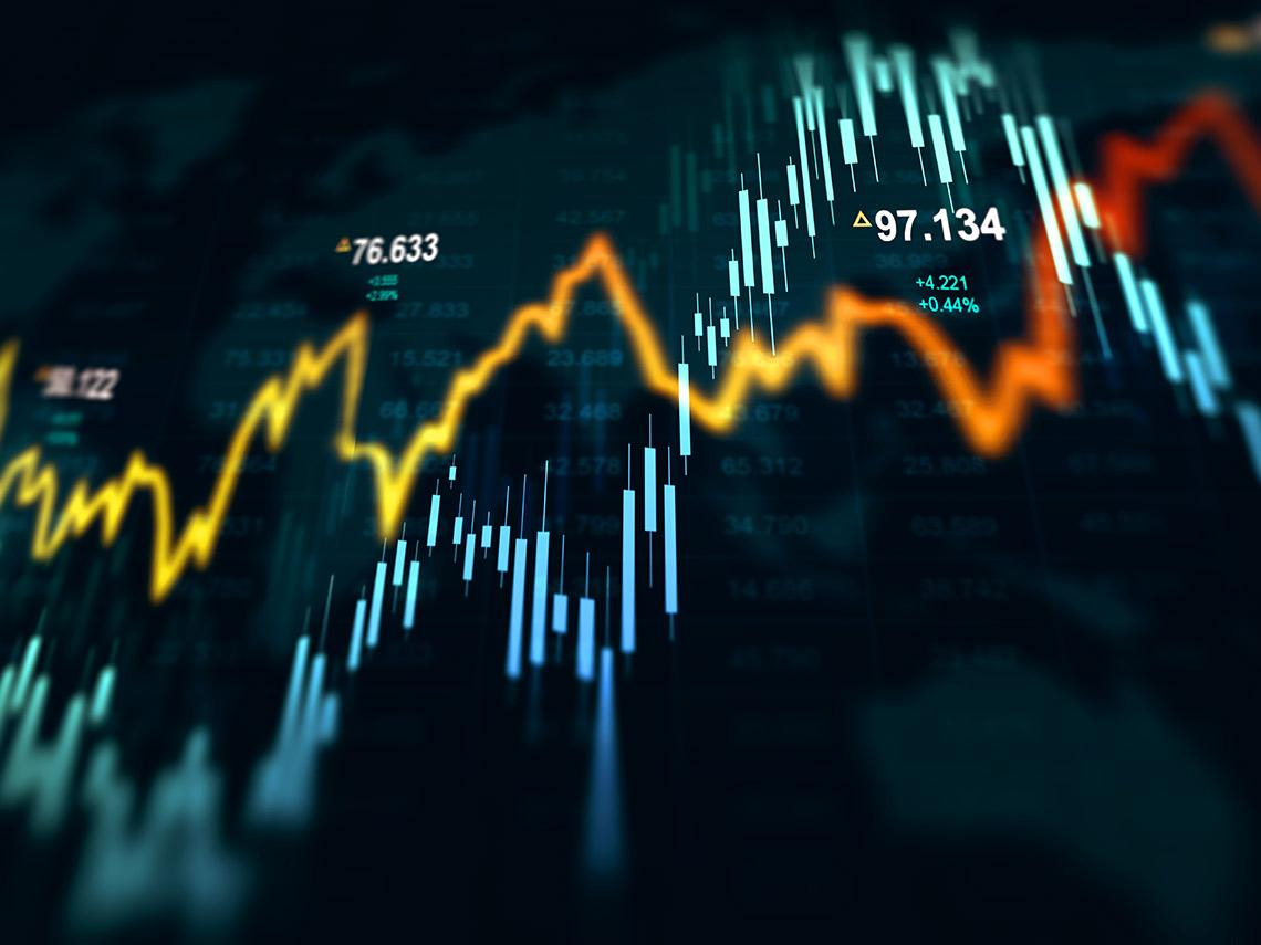 股票維持近七成拚成長  特別股、ETF加強防禦力 迎戰升息  多重資產基金攻守兼備