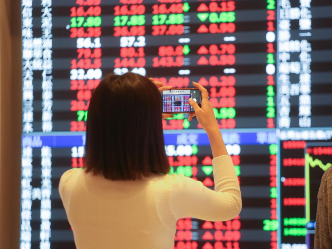 台股48K站穩外資大功臣！5天買超逾2000億、9月賣超轉買超…中秋節前要先買？節後歷史勝率破表