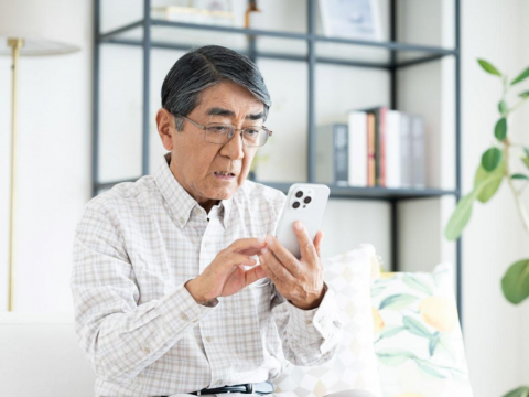 「幫兒子繳卡費」竟然被課稅！富爸代償500萬卡債，還要多繳25.6萬稅金：哪些情況都算「贈與」？