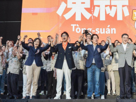 影／沈伯洋競總12萬人嗨！蔡英文賴清德自拍喊凍蒜，蔡康永「藍到出汁」也來…撲馬哭了：逆轉需這件事