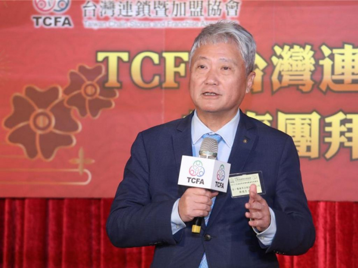 服務業缺工難解，連鎖業首當其衝！台灣連鎖加盟協會蔡德忠籲：鬆綁外籍生限制、開放5％外籍人力