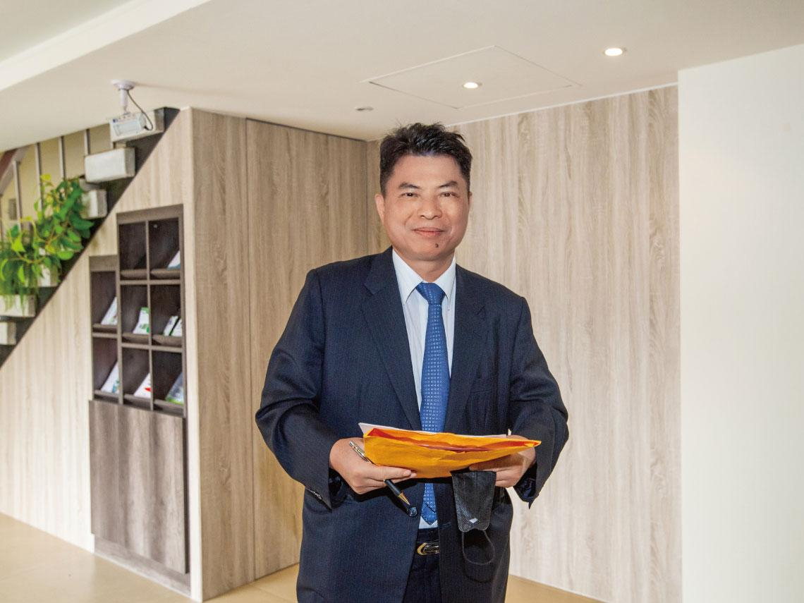 老廠轉身　不起眼插槽熬15年  董座朱德祥親揭突圍戰法 兩度錯過輝達  嘉澤如何再進場