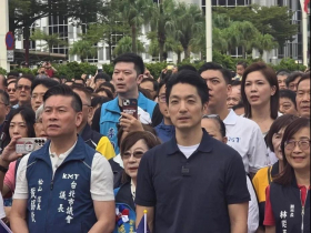 蔣萬安競選MV出現經典賽張育成「畫面未獲授權」惹議…競辦急刪蔣萬安致歉：尊重每位球員