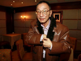 董念台病逝享壽76歲！自稱黑道狀元、曾派24輛凱迪拉克向呂秀蓮求婚…感嘆自己快死了、4天前才寫「安」字