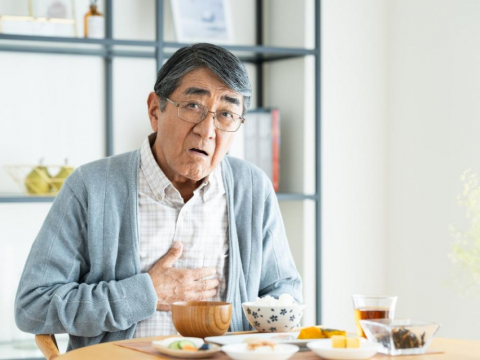 爸媽年紀大了變「很盧」、忘東忘西…怎麼分辨是失智還是憂鬱？65歲以上憂鬱症逾13%，這些徵兆是警訊