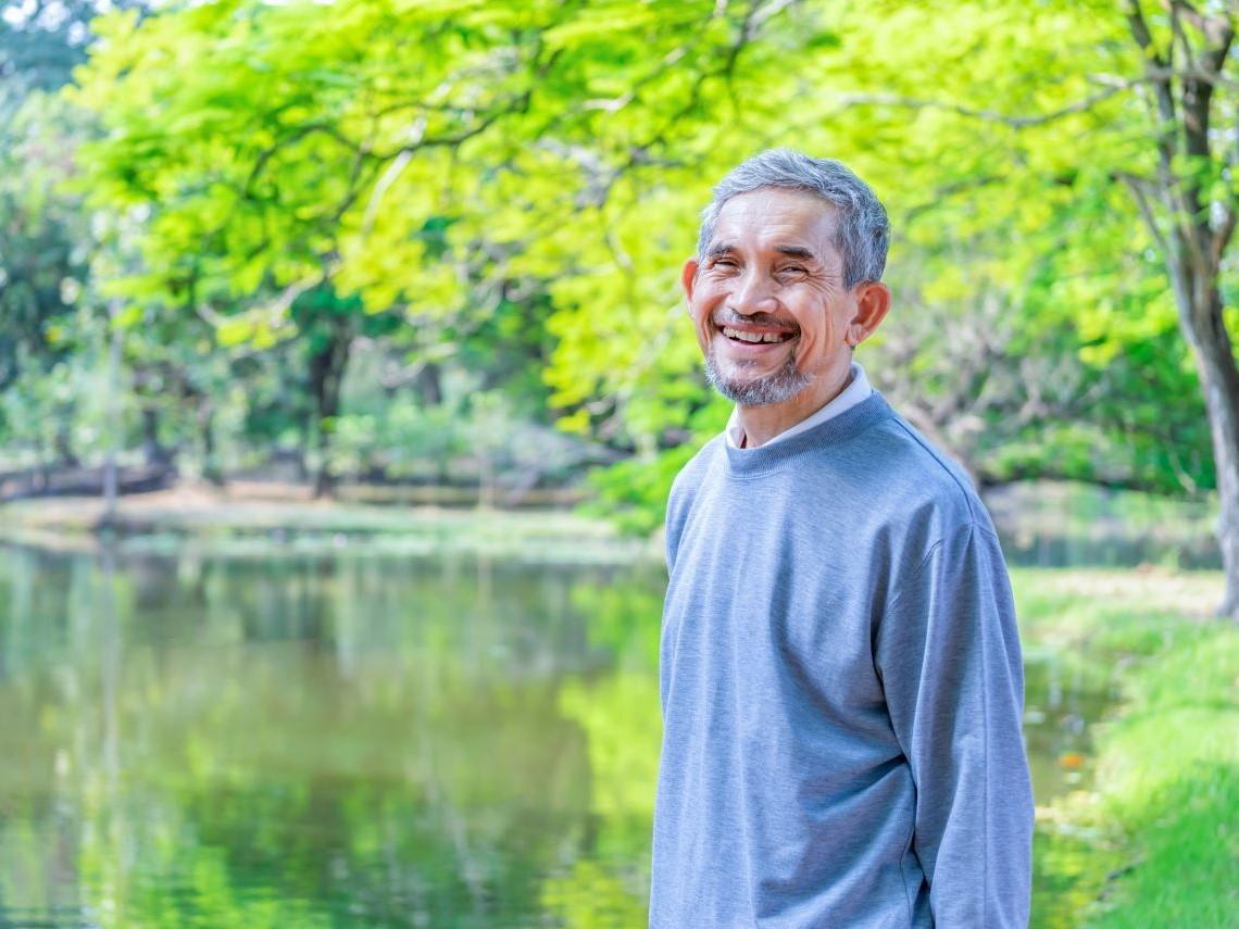忙了一輩子，卻不懂怎麼過日子？散步看樹影、公園聽鳥鳴…退休後才懂：不是凡事都有收穫，才值得去做