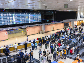 薔琵颱風恐影響航班，旅遊不便險怎麼買？達人教「雙保險」避險法則、投保3重點…1情況一毛都拿不到