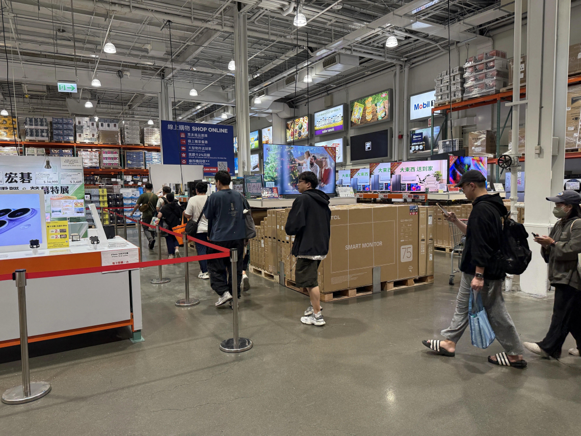 好市多iPhone Duo價差多大？黑鑽卡狂省近5500元！iPhone Duo現貨哪裡有…燦坤刷這張卡最高回饋6千