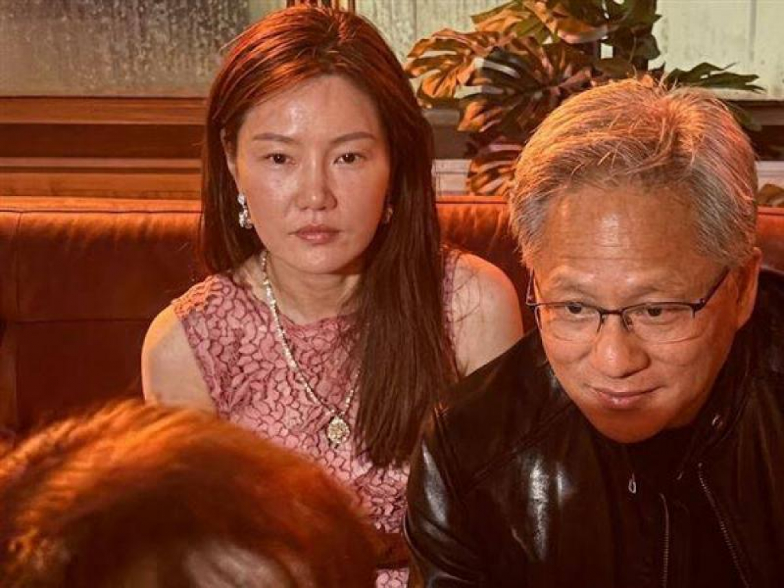 黃仁勳身邊有中國女間諜？他親回僅例行往來、每顆晶片都清點過！紐時爆她替北京情蒐兩度來台「背景曝光」