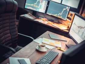 投資市場慘兮兮  哪裡才是避風港？ 市況寒冬  三檔基金「越冷越開花」