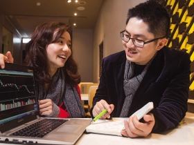 英文老師遇上工程師  合作無間找對戰友  小資族每年多賺一桶金