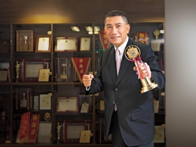 業務開發》年薪千萬保險戰神  林裕盛 挨罵也要找梗妙答 客戶   不只息怒還加碼