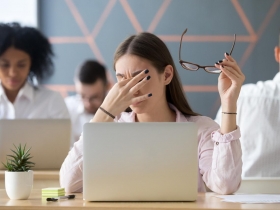 老人、高度近視  每年至少檢查一次 讀字變形別輕忽  就怕黃斑部病變