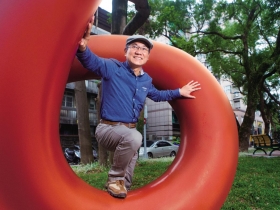 開完刀，醒來，我變成完完全全的文盲⋯⋯ 熬過腦癌手術  名嘴陳立宏：活著是奇蹟，繼續往前走