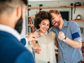 他們存款160萬，想在35歲前購屋成家  小資族積極投資  3年存300萬買千萬宅