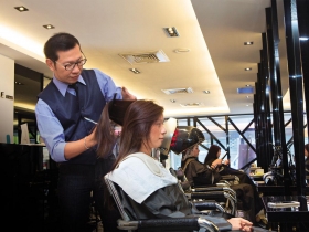 陳世德》他的法式美髮刀功   香奈兒、LV都按讚  只給自己一次機會  出手就要做到最好