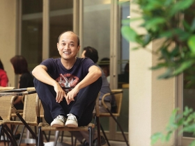 一幕礦災畫面  決定他與社會底層同行的非典型人生  導演鄭文堂：我想保有菜鳥精神