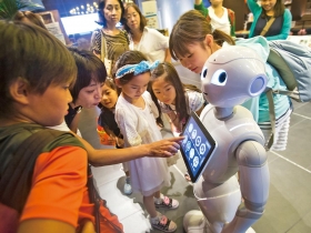 時代變革》不必羨慕只有大雄才有哆啦Ａ夢  4千個鋼鐵小王子變家人  家庭機器人元年來了！