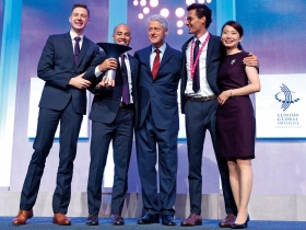 拿下商學界諾貝爾獎、啟動貧民窟學前教育 政大4人小團隊  這樣打敗全球精英