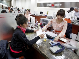 為投資人省錢  建立平台只是「基礎建設」 基金超市如何能扭轉「銀行獨霸」？