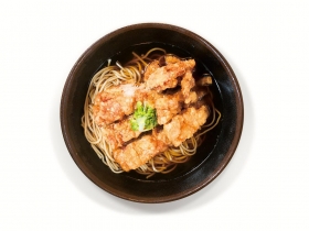 日麵 樸素裡的堅持