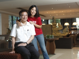 父女對談》元大人壽董事長王正新×人權女鬥士王寶萱 以尊重取代高壓  爸爸總是給我真誠的答案