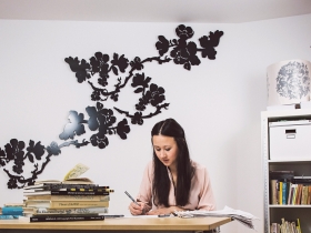 黑白繪本熱銷全球二十二國  聲勢直逼iPhone 6 給大人的著色書  喬安娜創造最夯「宅時尚」