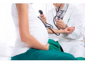 未滿十六歲有性行為、懷孕  須通報性侵 衛福部一紙公文  逼小媽媽找密醫