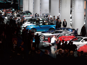 豐田高層來台，密談電動車合作   奧迪首輛純電休旅車，靠中鋼獨家供應材料  特斯拉們的新夥伴