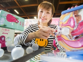 沒資金、法規嚴  都難不倒她 專心做正確事  她成功讓月亮杯解禁