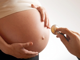不只臍繞頸 妊娠高血壓、糖尿病也是地雷 寶寶有事嗎？ 多感受胎動