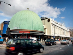 海外商辦投報率下滑 富邦出妙招買蠟像館