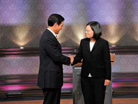 自欺欺人》申報競選經費上限只有「道德規範」 無實質罰則 誠實觸法 總統候選人帶頭說謊