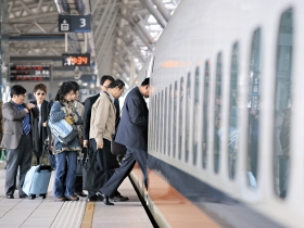 財改案闖關前夕 摒除民粹才能對症下藥 延長特許期 高鐵才走得下去！