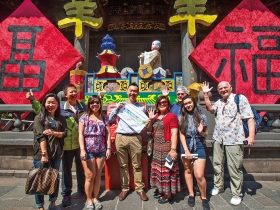 吳昭輝從歐美觀點深度解說 吸69國阿兜仔 諾貝爾得主遊台灣 指名找他導覽