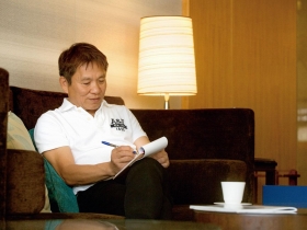 有錢人默默在做的睡前好習慣