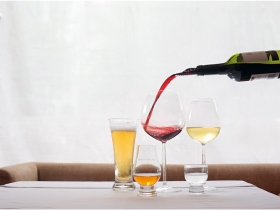 酒杯的奇幻世界