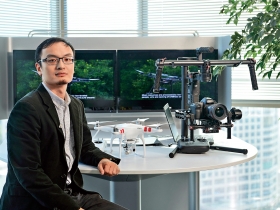 汪滔獨霸無人機市場 營收五年成長六百倍 他的大玩具 讓章子怡說「我願意」