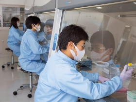 挑戰精神》兩萬次失敗實驗 只為找到一種有效因子 軟片的奈米技術 做出抗流感藥物！